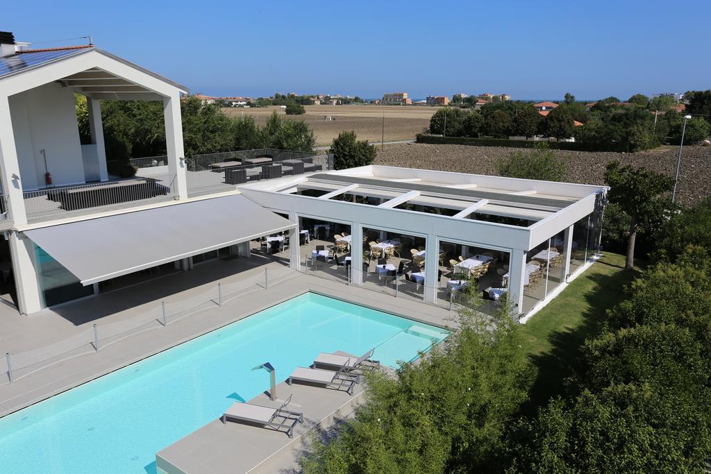Il Portico Hotel Fano Luaran gambar